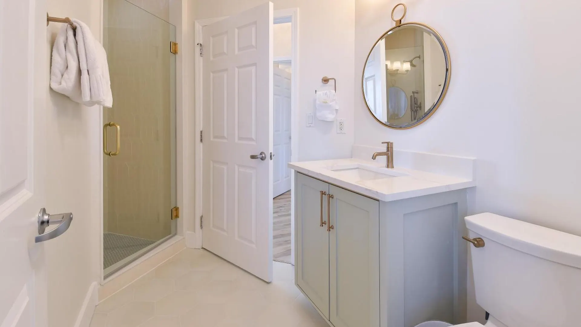 Silver Beach Towers W1801 Destin Apartment
