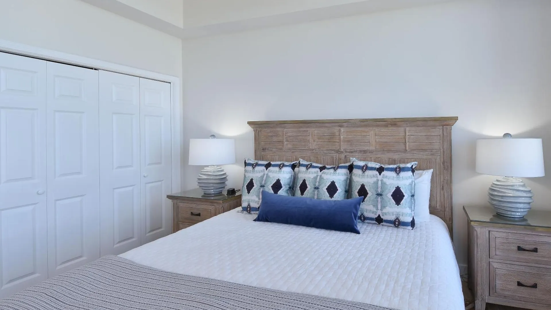 Silver Beach Towers W1801 Destin Apartment